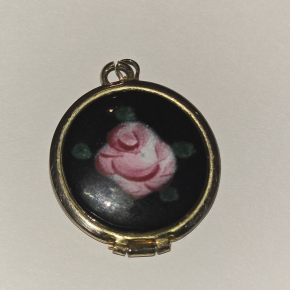 Victorian Painted Locket! - Picture 3 of 5